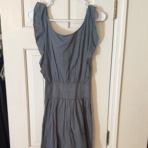 Elegant Gray Sleeveless Dress